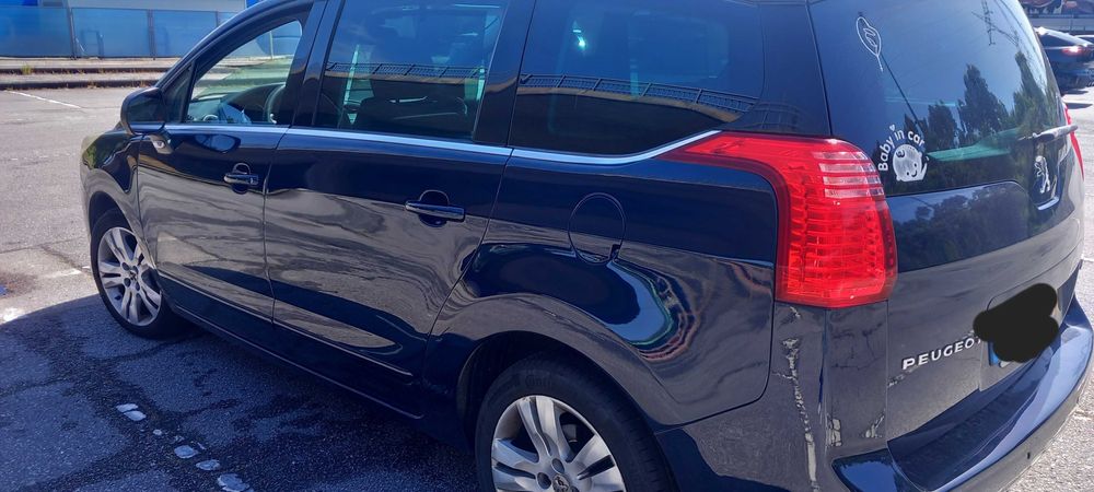 Veículo peugeot 5008