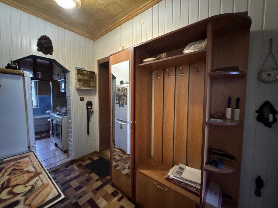 Продаж будинку з земельною ділянкою в центрі