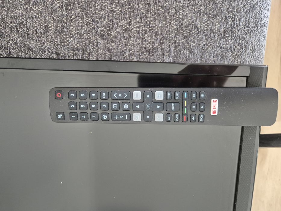 Televisão TCL 32ES560 (LED - 32'' - 81 cm - HD) Android TV com Netflix