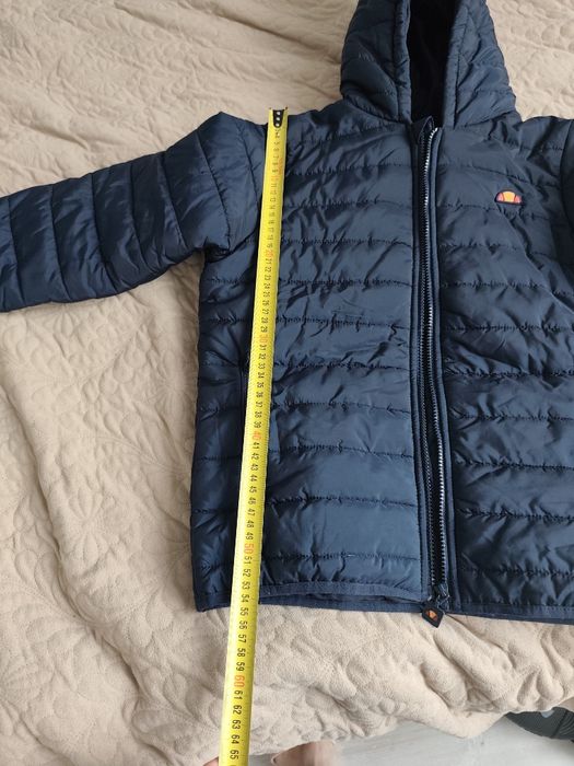 Куртка фірми ellesse