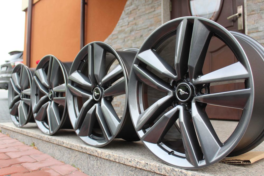 FORD MUSTANG 5x114,3 19'' 9J ET45 Grafit Połysk