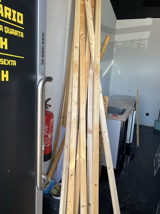 Vendo 20 madeiras novas idiais para para paineis de parede