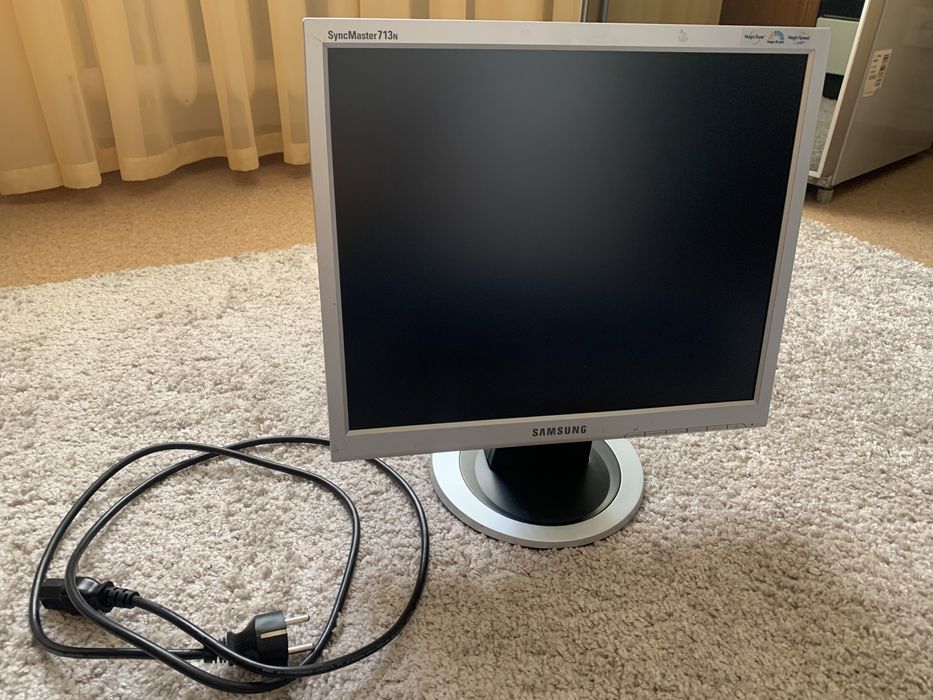 Монитор Samsung SyncMaster 713n