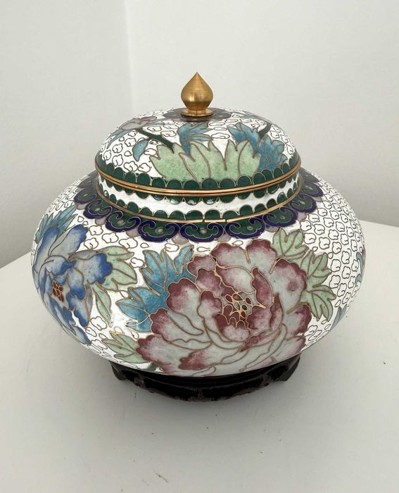Pote chinês de gengibre com tampa em Cloisonné