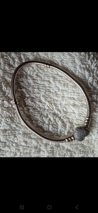 Bransoletka Pandora na charms