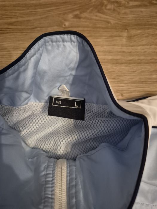 Dres  damski  Nike nowy rozmiar L  bluza i spodnie z szerokim dołem