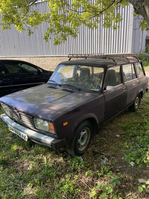 Автомобіль ВАЗ 21043