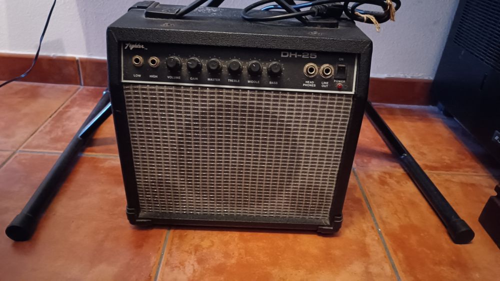 Yamaha PSR-47 + Matrix DH-25 Audio Amplifier64171743596546122