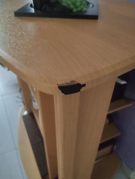 Estante com várias divisórias