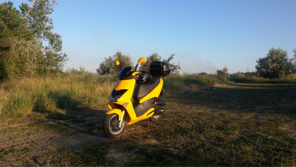 Априліа Леонардо 250 скутер Aprilia Leonardo