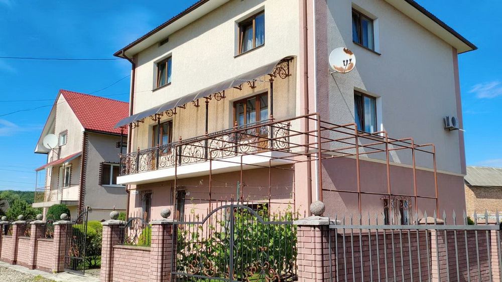Продається один з найкращих та добре збудованих будинків в хорошому районі м.Калуша в Підгірках по вул.Куліша