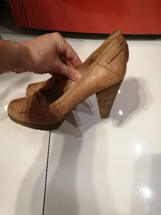 Skórzane buty na wysokim obcasie 5th Avenue roz. 41