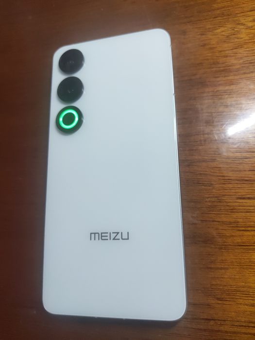 Смартфон Meizu 21 Note 16/512GB / NFC/ Snapdragon 8 Gen 2  (Максимальна пам'ять, Екран 144 Гц)