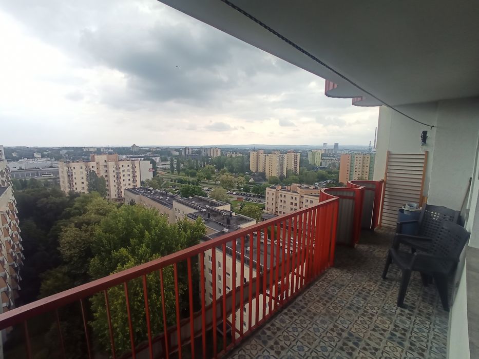 50 m2 XII piętro 3 pokoje