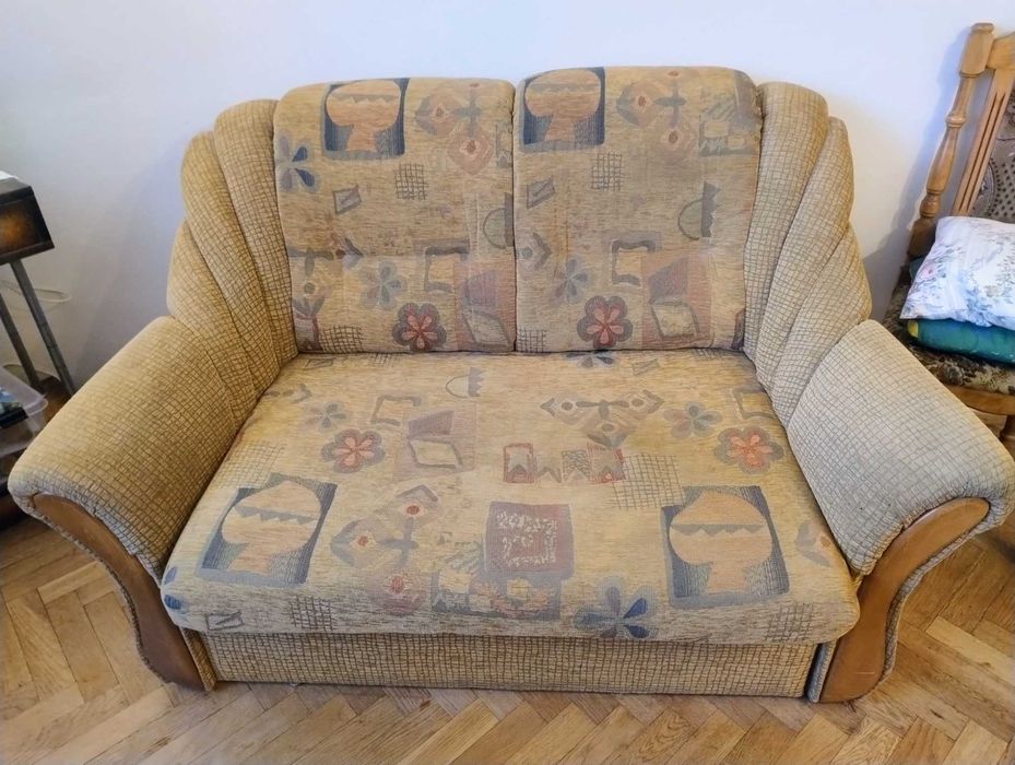 Rozkładana sofa 150 cm