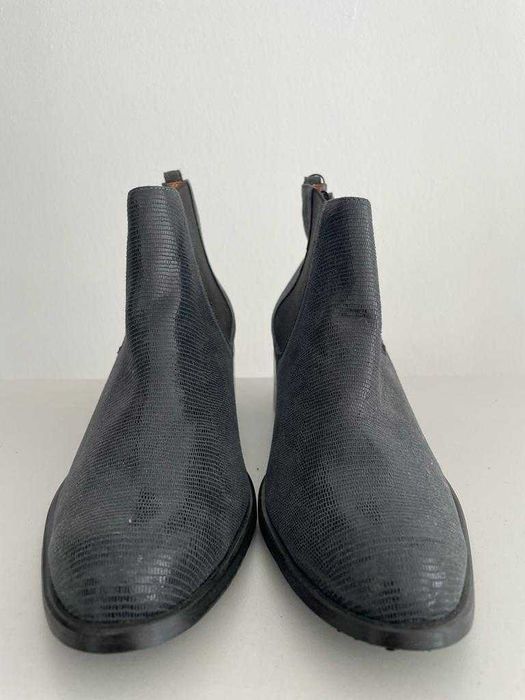 Sztyblety damskie ze skóry naturalnej.