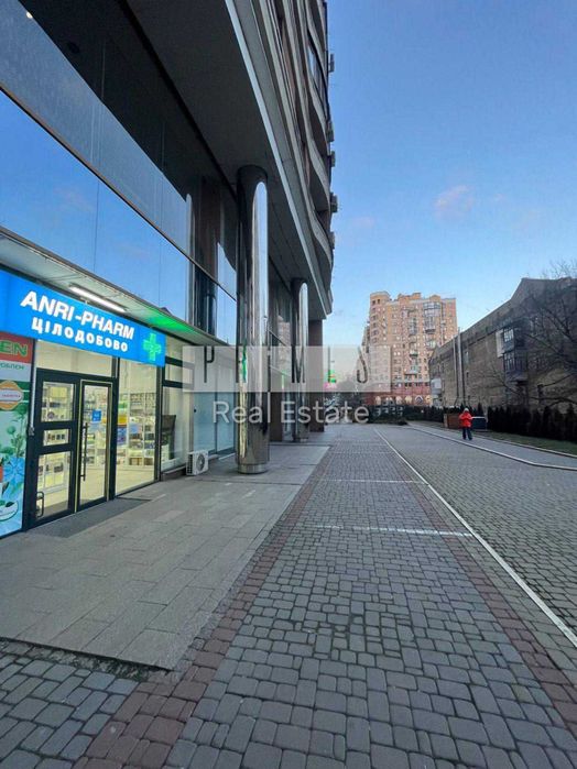 Продаж фасадного приміщення, вул. Жилянська, ЖК Diplomat Hall