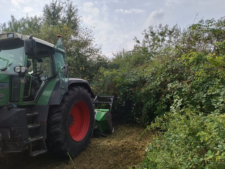 Mulczer leśny wgłębny wycinka drzew przywracanie gruntów rolnych