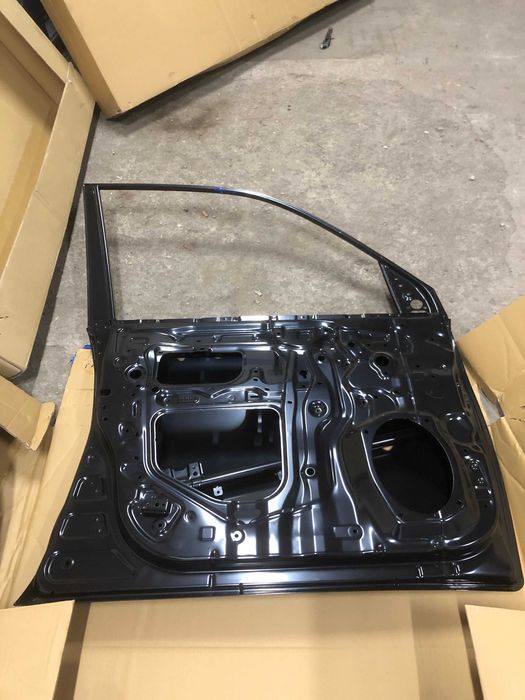 Двері передня ліва сторона Toyota Land Cruiser 200 2012-2015