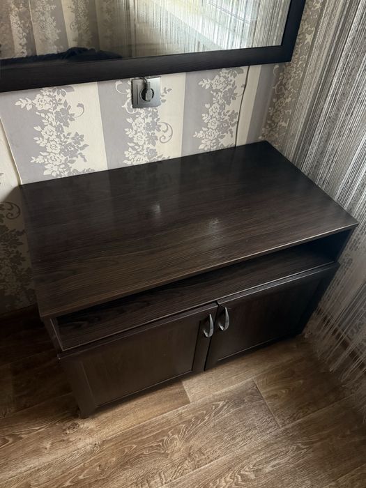 Комод с зеркалом