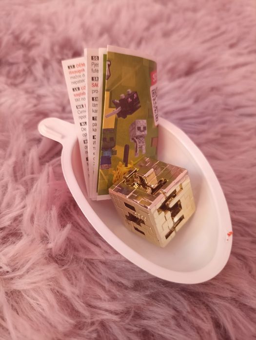 Кіндер Minecraft золотий блок