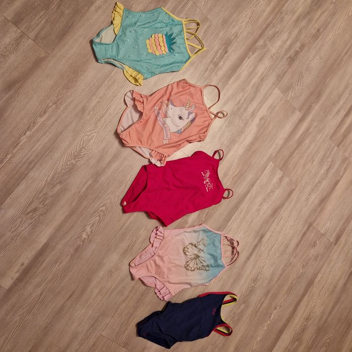 Stroje kąpielowe dla dziewczynki