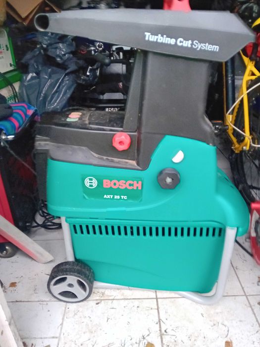 Rozdrabniacz do gałęzi BOSCH  AXT 25 TC turbine Cut system
