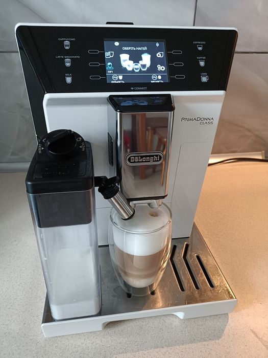 Кавова машина Delonghi PrimaDonna Class
