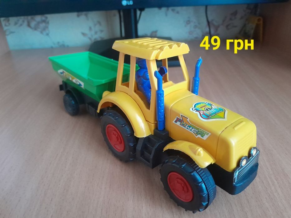 Нові та б/у тракторці