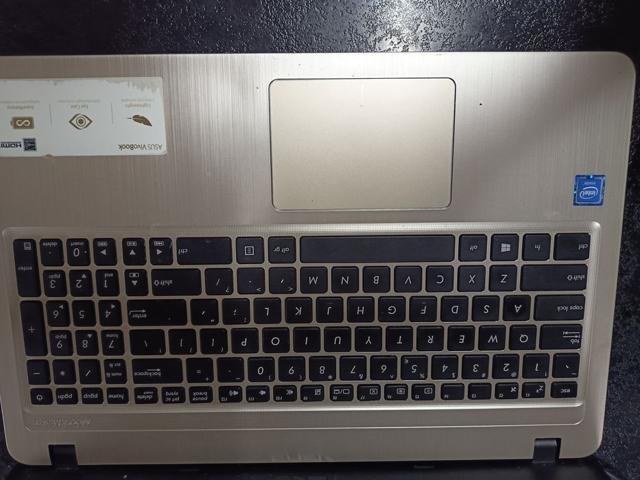 Laptop Asus F540N