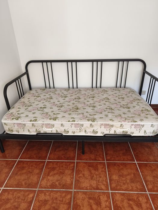 Cama de Metal retrátil