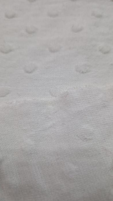 Dzianina biała wytłaczana szer.165 cm.