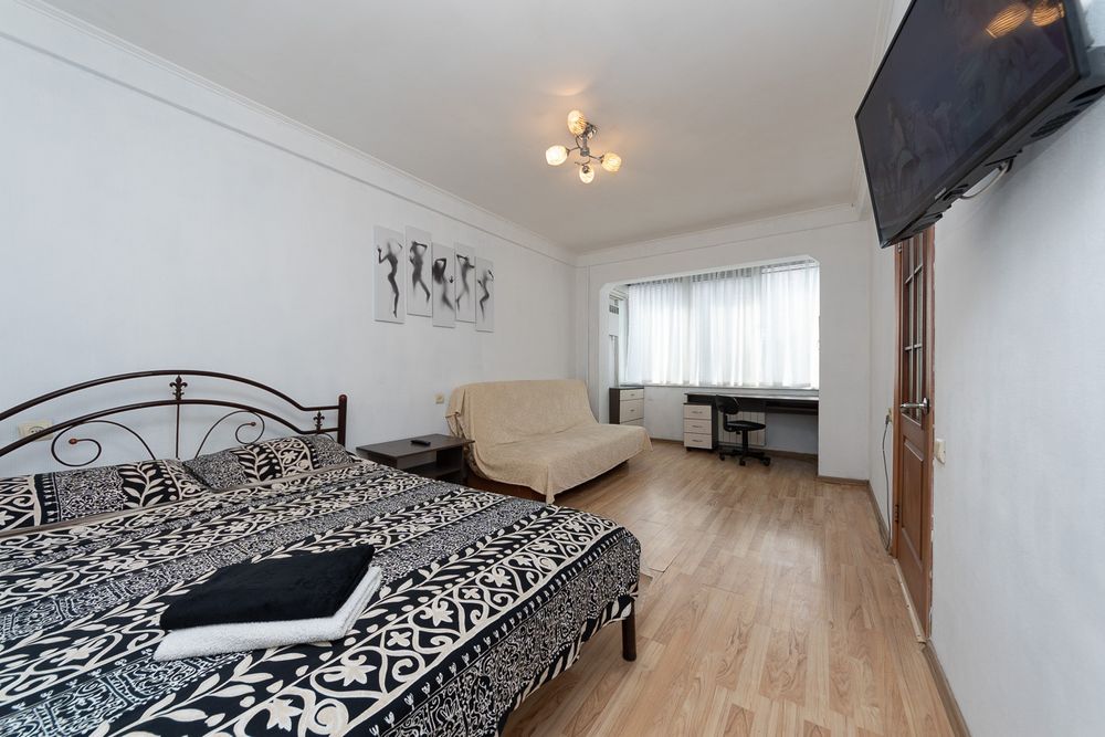 Посуточно 1к квартира Лесная-Черниговская, Институт Сердца, КН