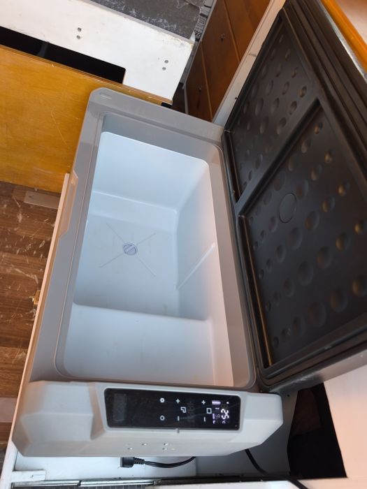 VW Transporter T5 Campervan 2.5 TDI – Legalizada e pronta a viajar!