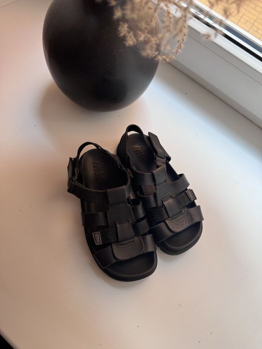 Оригінальні шкіряні сандалі zara 28  і ugg 11 см устілка