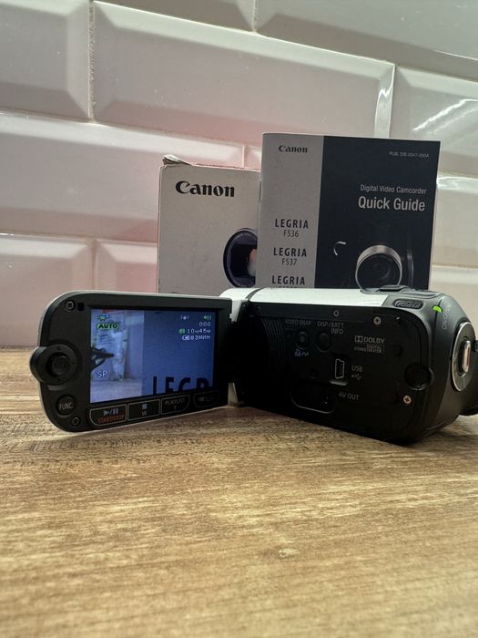 Продам відеокамеру Canon LEGRIA FS306 в гарному стані