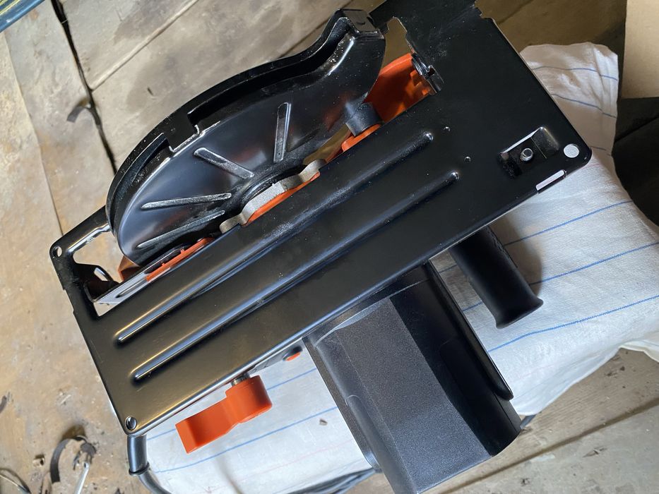 Срочно! Циркулярная пила днипро м новая