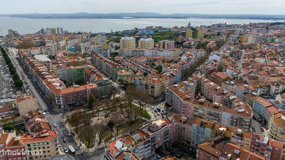 Apartamento T2 remodelado (Penha de França) -  (PROPOSTAS MULTIPLAS)