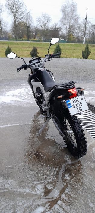 Продаєця Лось 300