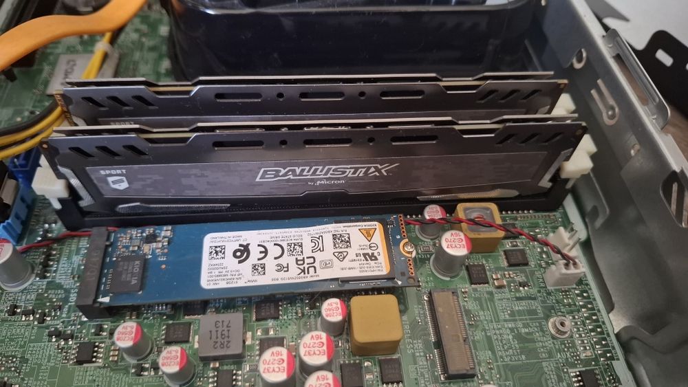 Hp elitedesk g4 16/512ssd 2tb hdd
