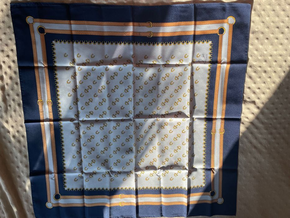 Klasyczna elegancka chusta/ apaszka