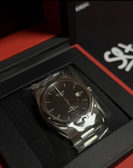 Продаю свій Tissot PRX Powermatic 80. Чорний, 40 мм, стан ідеал!