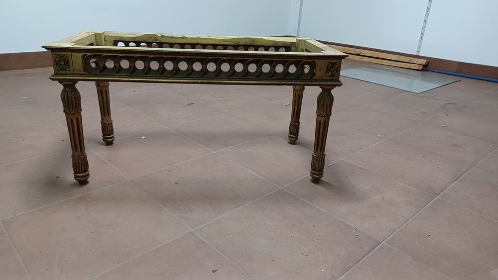 Mesinha vintage para sala sem tampo