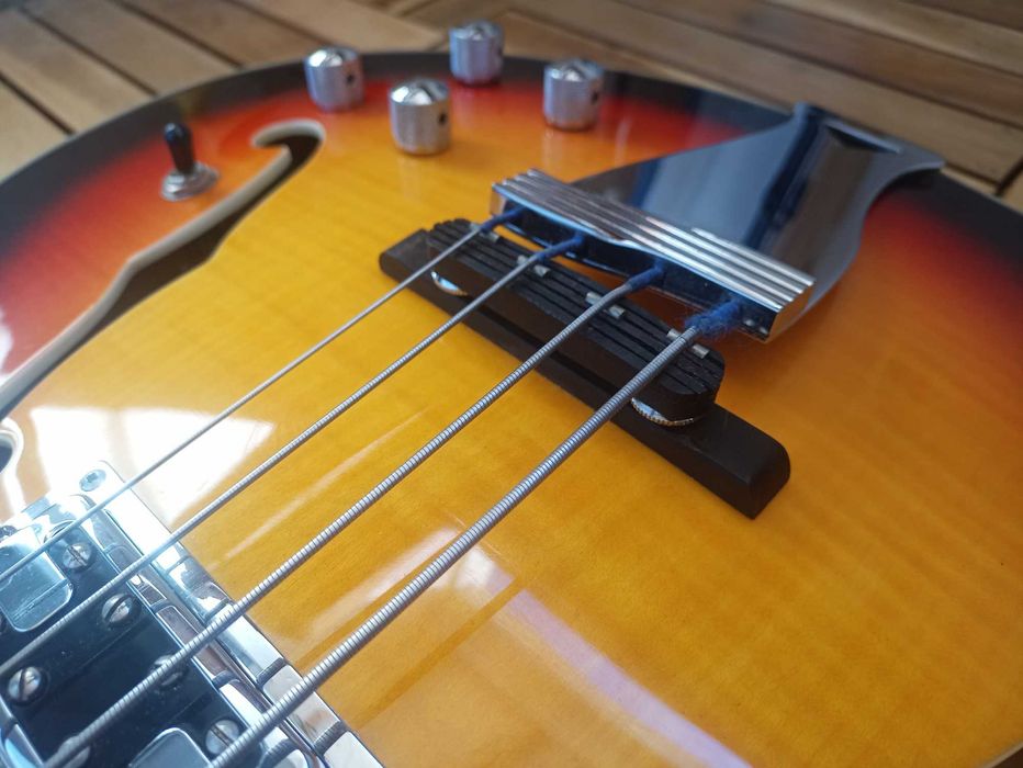 Chowny CHB-2, giatara basowa, semi hollow