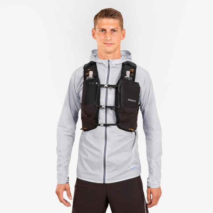 MOCHILA DE TRAIL RUNNING UNISSEXO 10 L PRETO - VENDIDA COM BOLSA DE