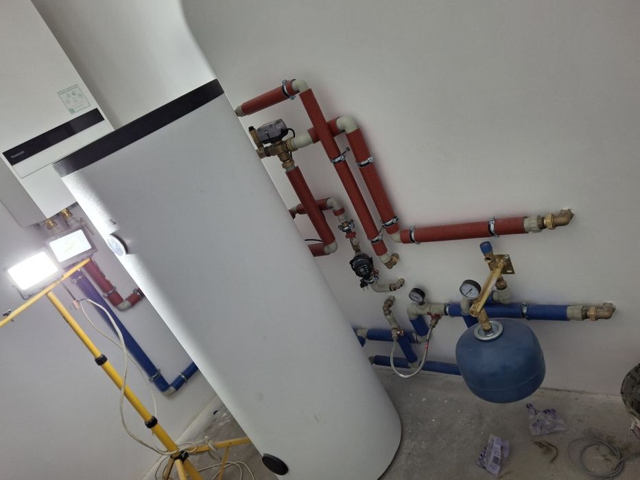Hydraulik  Usługi hydrauliczne HydAr