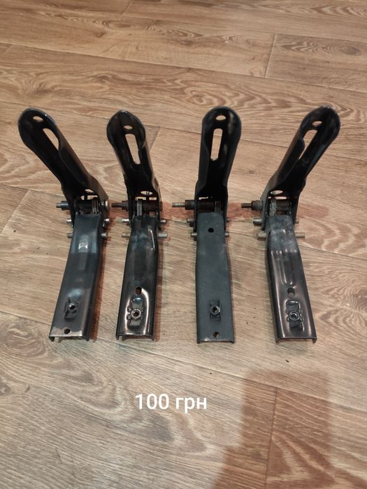 Запчастини до офісних крісел