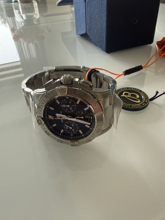 Nowy Breitling Avenger B01 42 mm chronograph
