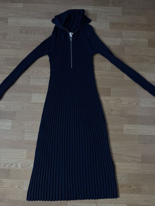 Sukienka z wełny marino 100%  Długa z golfem rozpinanym  h&m