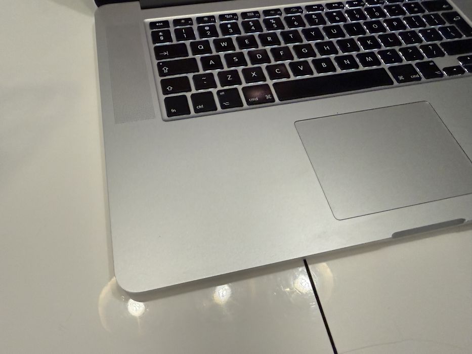 Macbook PRO 15 Cali I7 16GB RAM 256GM Sprawny